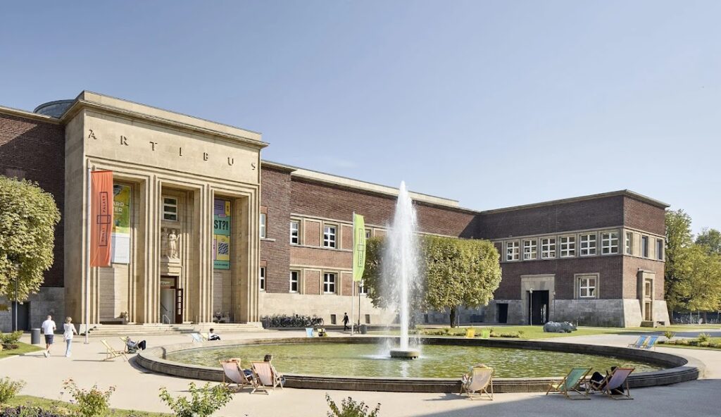 Almanya Düsseldorf’ta Öğrenci Olmak Düsseldorf